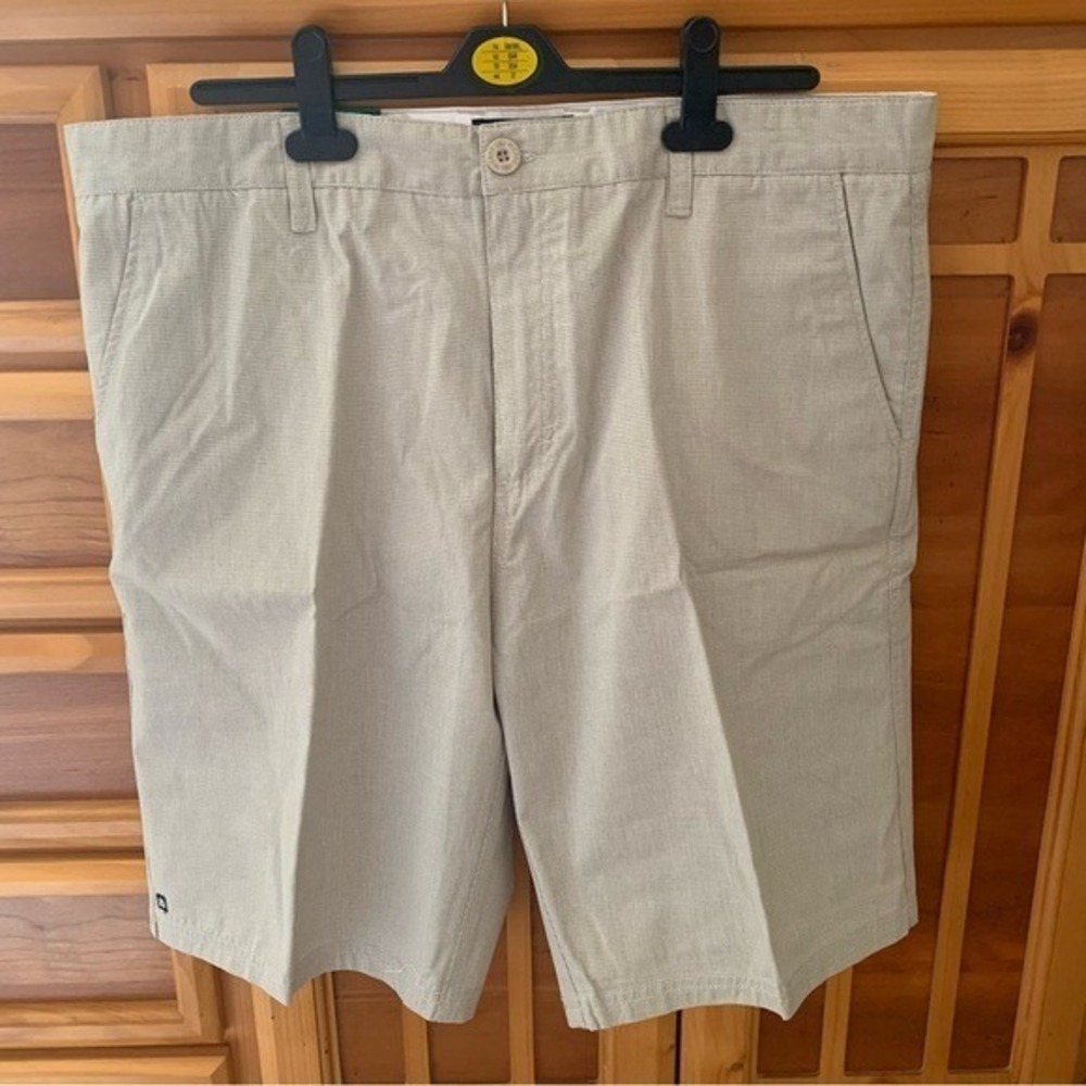 MICROS. NWT. Men's shorts. Birch color. Size: W38